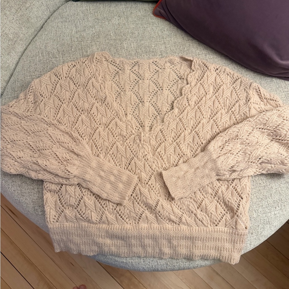 Chic Knit V-Neck Sweater in Beige